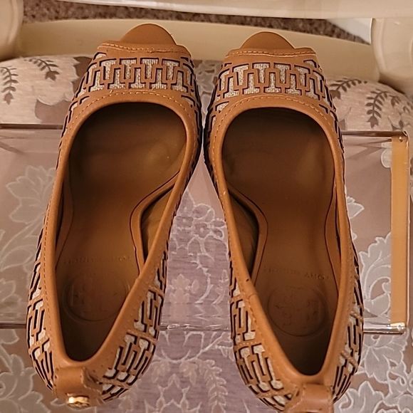 Tory Burch Brown Leather Regan Peep Toe Heels - Picture 13 of 16